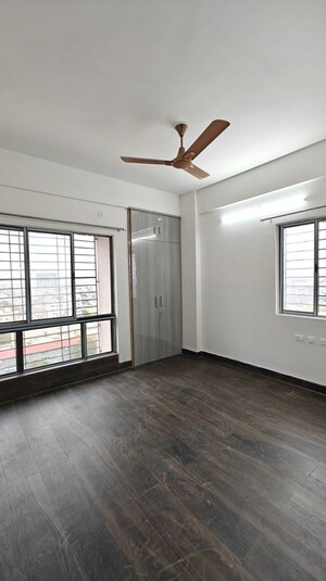 Room in 3 BHK Apartment at Natural City Laketown, Lake Town – for Rent