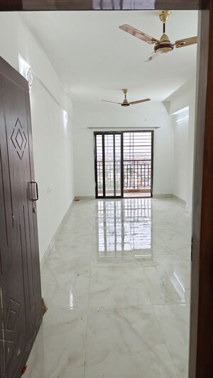 Room in 3 BHK Apartment at Natural City Laketown, Lake Town – for Rent