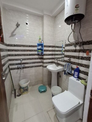 Team Area in 2 BHK Apartment at Chattarpur – for Rent