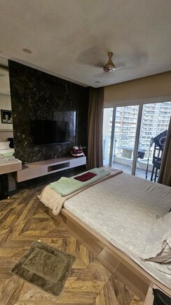 2 BHK Apartment For Rent in LnT Realty Crescent Bay