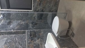 Furnished Amenities in 3 BHK Apartment at Dosti Eastern Bay, Wadala – for Rent