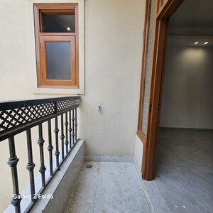 Balcony in 1 BHK Builder Floor at Chattarpur – for Rent