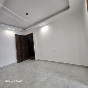 Room in 1 BHK Builder Floor at Chattarpur – for Rent