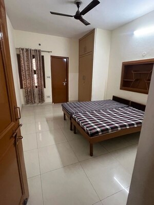 Bedroom in 2 BHK Builder Floor at Sector 14 – for Rent