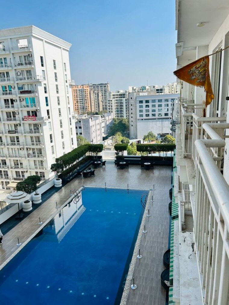 Balcony, dlf-vibhuti-khand 1 RK 600 Sq.Ft. Apartment In Gomti Nagar Lucknow 10337142