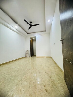 Room in 3 BHK Builder Floor at Chattarpur – for Rent