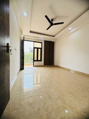 Room in 3 BHK Builder Floor at Chattarpur – for Rent