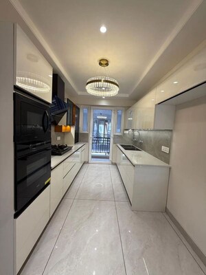 Building Lobby in 5 BHK Villa at Civil Lines – for Sale