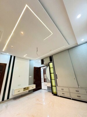 Furnished Amenities in 6+ BHK Independent House at Ashok Vihar – for Sale