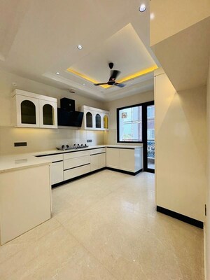 Room in 3 BHK Builder Floor at Anant Raj Ashok Estate, Sector 63a – for Sale