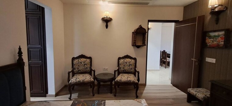 Living Room, pioneer-park-phase-1 2 Bedroom 1450 Sq.Ft. Apartment In Sector 61 Gurgaon 10337164