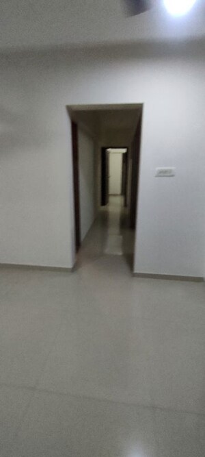 Room in 1 BHK Apartment at Gaurav Garden I, Kandivali West – for Rent