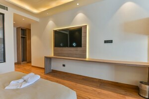 Furnished Amenities in 3 BHK Apartment at Puri Emerald Bay, Sector 104 – for Rent