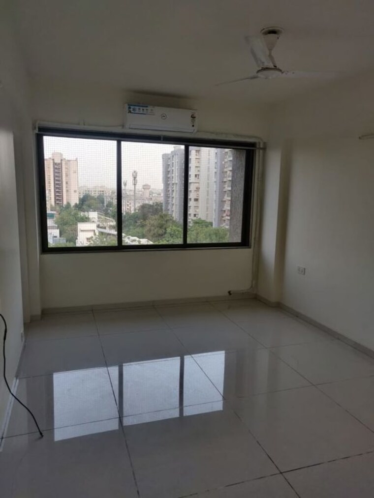 Room, prahlad nagar 3 Bedroom 1965 Sq.Ft. Apartment In Prahlad Nagar Ahmedabad 10337265