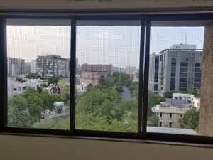 Room in 3 BHK Apartment at Prahlad Nagar – for Rent