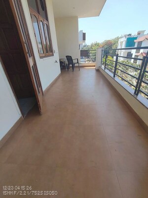 Balcony in 3 BHK Builder Floor at Sector 39 – for Rent