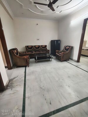 Bedroom in 3 BHK Builder Floor at Sector 39 – for Rent
