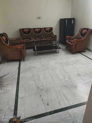 Living Room in 3 BHK Builder Floor at Sector 39 – for Rent