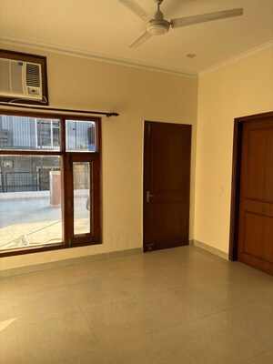 Room in 2 BHK Builder Floor at Ansal Oriental Homes, Sushant Lok Iii – for Rent