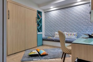 Study Room in 2.5 BHK Apartment at Oberoi Realty Splendor, Andheri East – for Rent