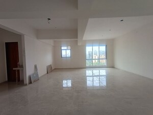 Room in 3 BHK Apartment at Chembur Lotus CHS, Chembur – for Sale