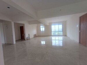 Room in 3 BHK Apartment at Chembur Lotus CHS, Chembur – for Sale