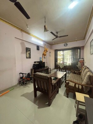 2 BHK Apartment For Rent in Tilak Nagar Building, Tilak Nagar