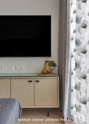 Bedroom in 3 BHK Apartment at Oberoi Realty Splendor Grande, Andheri East – for Rent