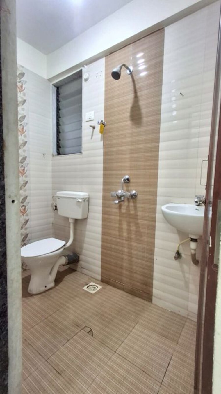 Bathroom, ulwe sector 5 2 Bedroom 675 Sq.Ft. Apartment In Ulwe Sector 5 Navi Mumbai 10337342