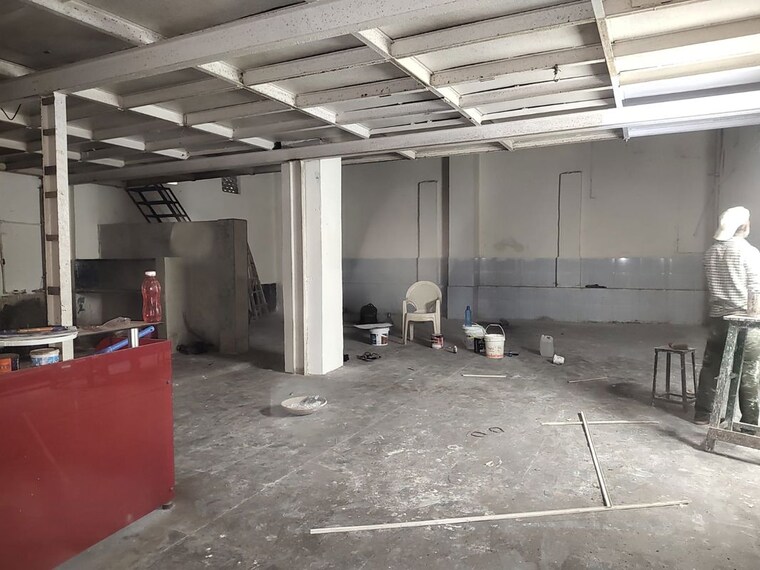  Parking, kothari-compound Commercial Warehouse 2350 Sq.Ft. In Kokanipada Thane 10337387