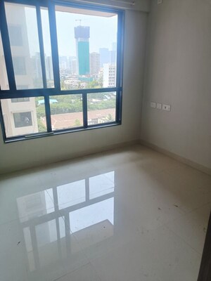 Room in 2 BHK Apartment at Sugee Atharva, Prabhadevi – for Rent