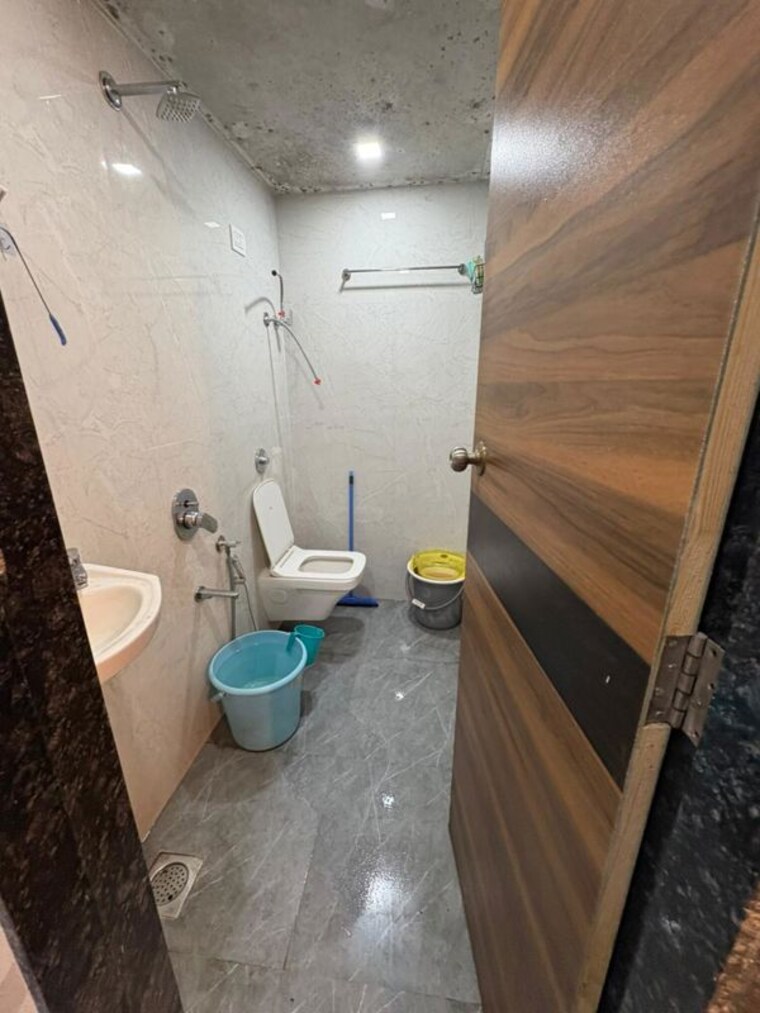 Bathroom, gami-solitaire 2 Bedroom 720 Sq.Ft. Apartment In Kopar Khairane Navi Mumbai 10337451
