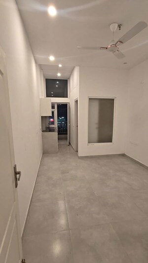 Room in 3 BHK Apartment at Supertech Eco Village II, Sector 16b Greater Noida – for Rent