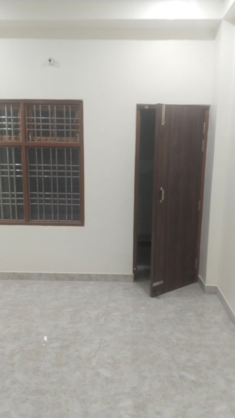 Room, gomti nagar 2 Bedroom 1300 Sq.Ft. Builder Floor In Gomti Nagar Lucknow 10337573
