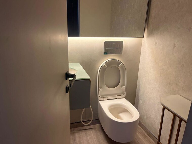 Bathroom, lodha-world-crest 3 Bedroom 1980 Sq.Ft. Apartment In Worli Mumbai 10337657
