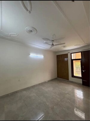 Room in 3 BHK Builder Floor at Palm Residency Chhatarpur, Chattarpur – for Rent