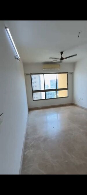Room in 2 BHK Apartment at Lodha Luxuria, Majiwada – for Rent
