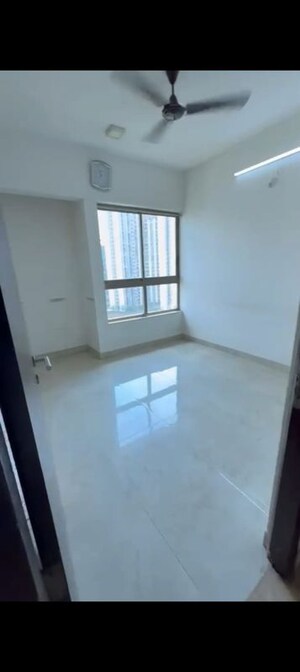 Room in 2 BHK Apartment at Lodha Luxuria, Majiwada – for Rent