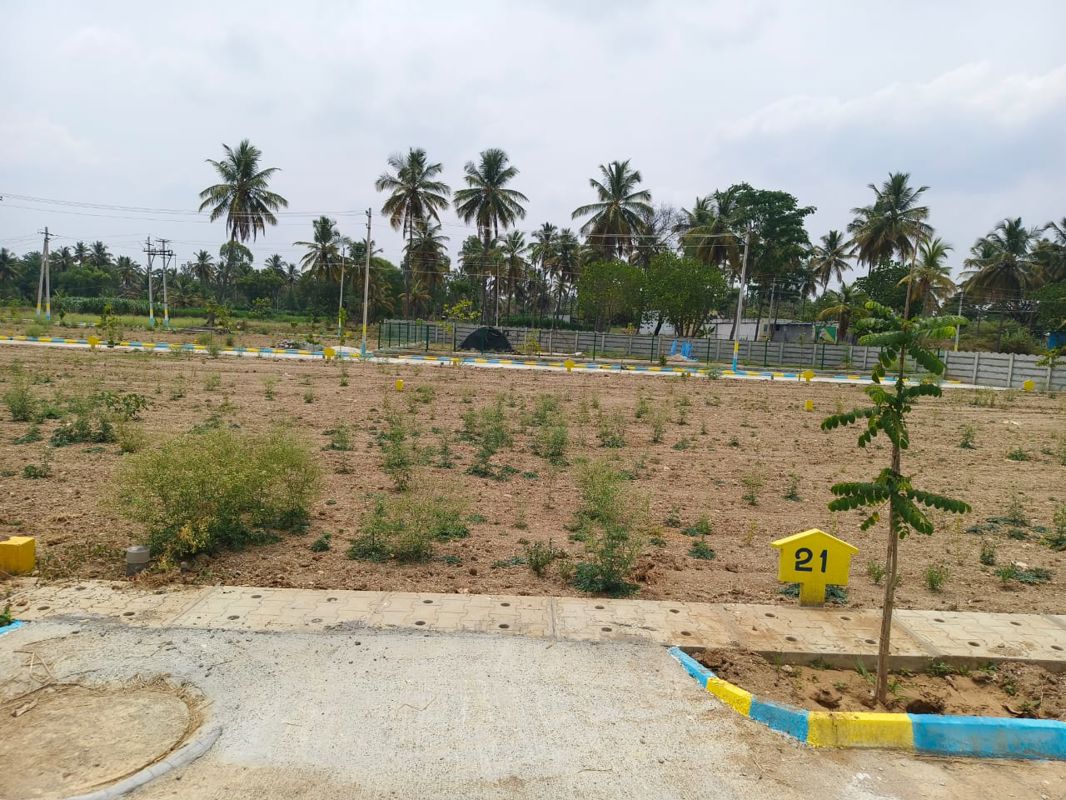 Plot For Sale in Sathnur