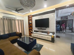 Team Area in 3.5 BHK Apartment at Griha Pravesh, Sector 77 – for Rent