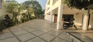 Parking in 5 BHK Independent House at Sector 35 – for Rent