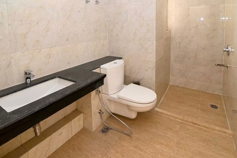 Bathroom, pioneer-park-presidia 4 Bedroom 4337 Sq.Ft. Apartment In Sector 62 Gurgaon 10337778