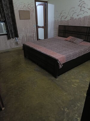 1 RK Independent House For Rent in RWA Apartments Sector 72, Sector 72