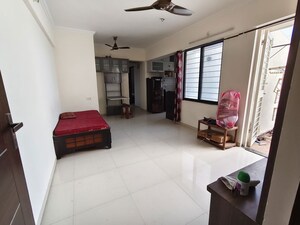 Room in 2 BHK Apartment at Narayan Peth – for Rent