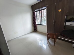 Room in 2 BHK Apartment at Narayan Peth – for Rent