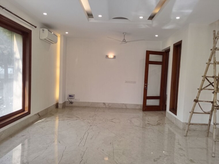 Room, vasant vihar 4 Bedroom 4700 Sq.Ft. Apartment In Vasant Vihar Delhi 10337821