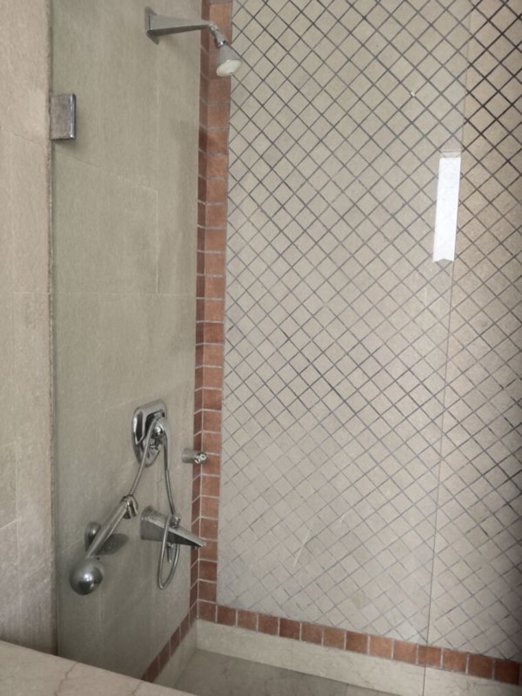Bathroom, vasant vihar 4 Bedroom 4700 Sq.Ft. Apartment In Vasant Vihar Delhi 10337821