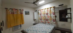 Bedroom in 2 BHK Apartment at Megha Villa, Vile Parle West – for Rent