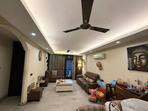Parking in 3 BHK Builder Floor at Kailash Hills – for Rent