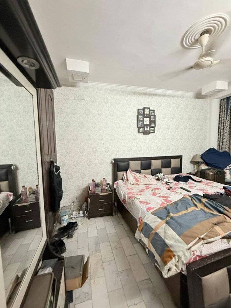 Team Area, kailash hills 3 Bedroom 1600 Sq.Ft. Builder Floor In Kailash Hills Delhi 10337848